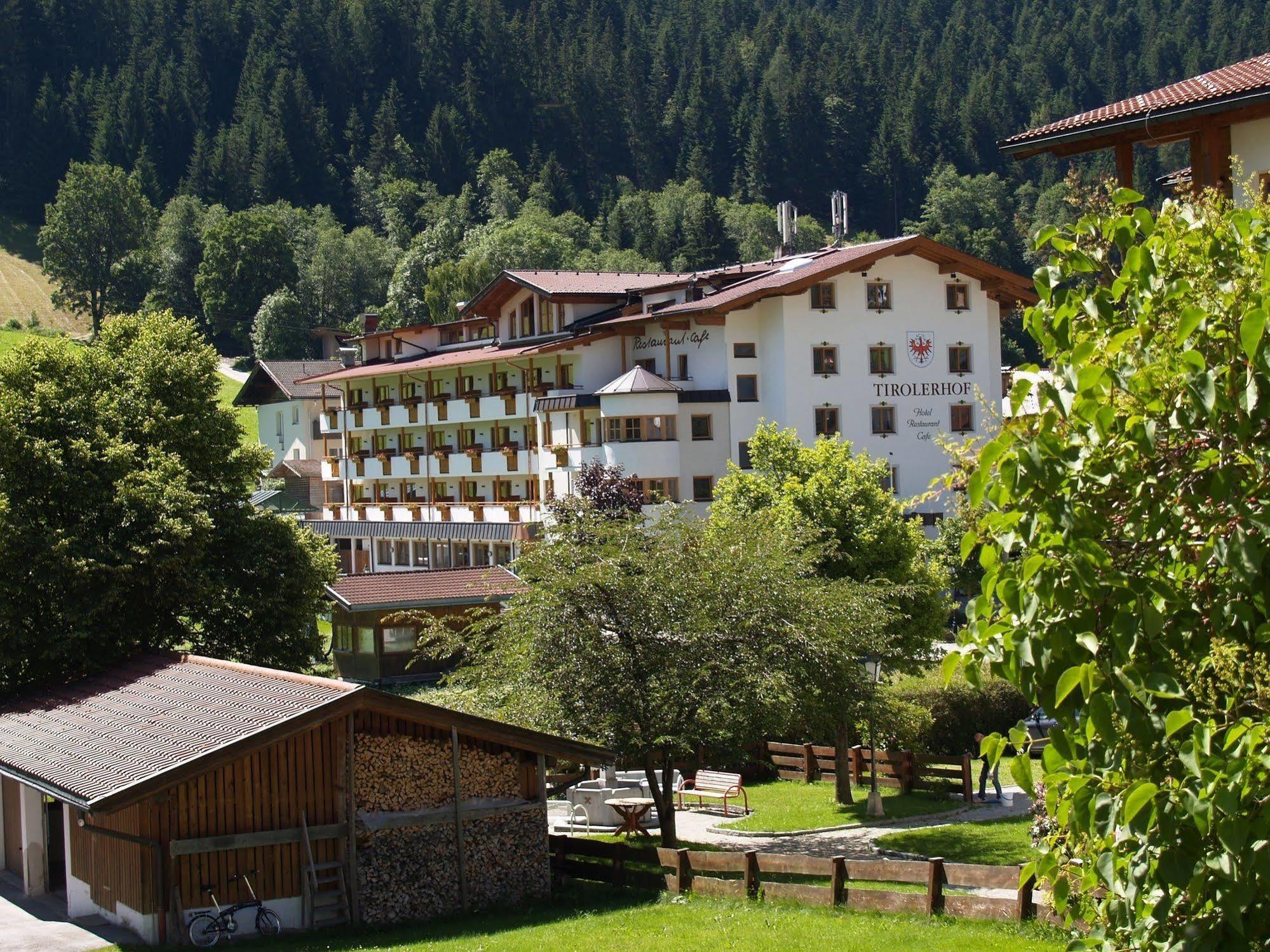 أوبيراو Landhotel Tirolerhof - Mai Bis Mitte Juni Kein Saunabetrieb المظهر الخارجي الصورة